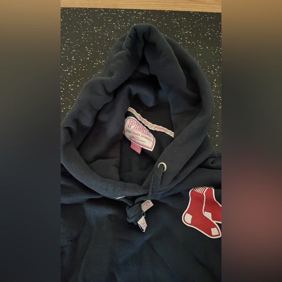 VS - PINK red socks hoodie - Picture 3 of 3